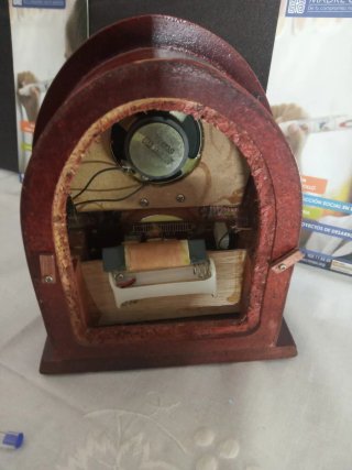 Radio antigua decorativa
