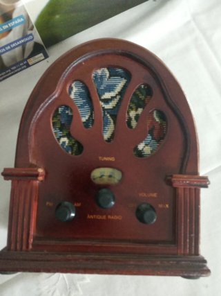 Radio antigua decorativa