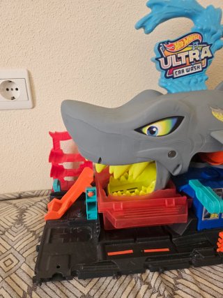 Hot Wheels City Tunel de Lavado Tiburón
