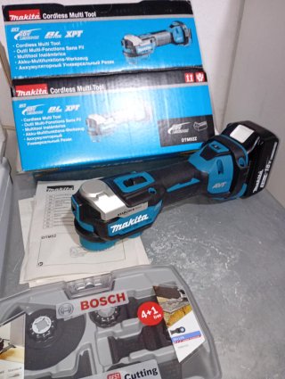 Makita DTM52 Multifunción + Batería + Accesorios