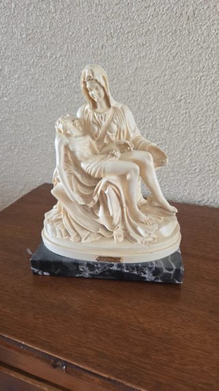 Réplica La Pietà de Miguel Ángel