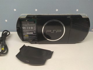 PSP 3004 Nero + Gioco + Regalo 4.g-b (LEGGI TUTTO)