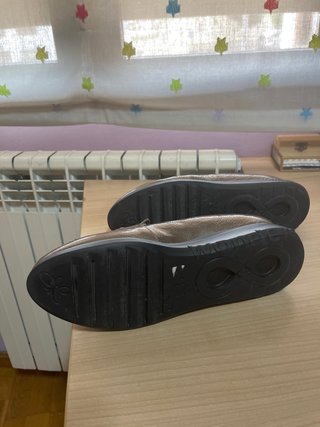 Mocasines Wonders dorados talla 41