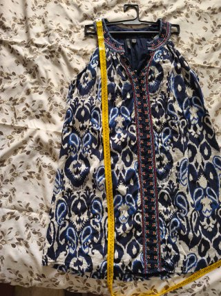 Vestido veraniego azul y blanco