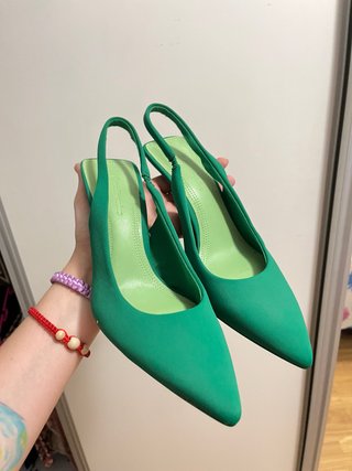 Zapatos verdes de tacón slingback