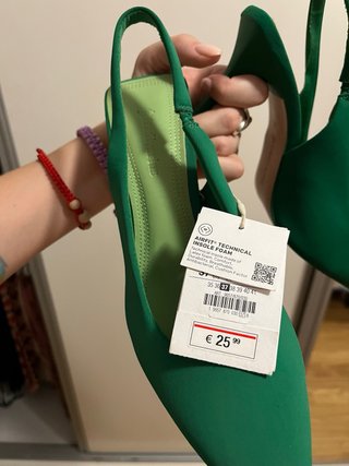 Zapatos verdes de tacón slingback