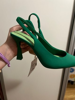 Zapatos verdes de tacón slingback