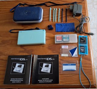 Nintendo DS Lite Celeste + juegos + accesorios