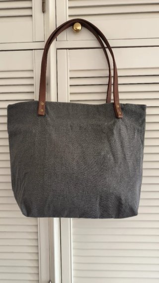 Bolso tote color caqui con asas semirrígidas