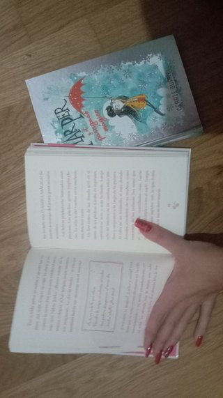 LOTE  Libros infantiles: Harper y el paraguas mág