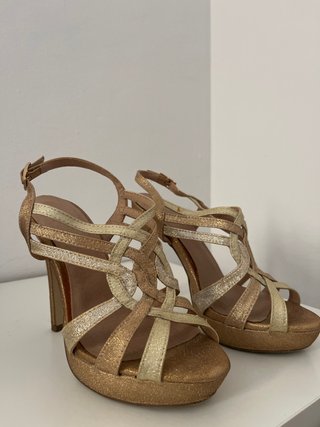 Sandalias de fiesta doradas