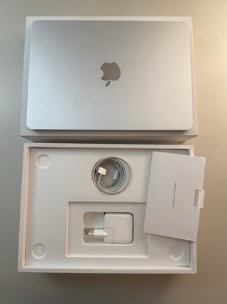 Macbook Air 13 M3 2024