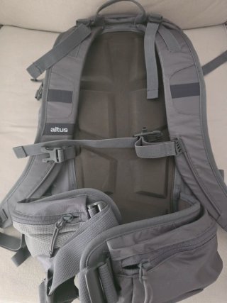 Mochila Senderismo Altus Musala 20L Gris