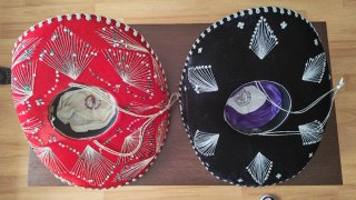 Sombreros Mexicanos Auténticos (Negro y Rojo)