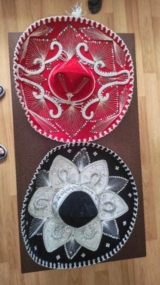 Sombreros Mexicanos Auténticos (Negro y Rojo)