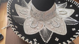 Sombreros Mexicanos Auténticos (Negro y Rojo)