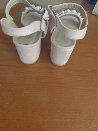 Sandalias Dospies rosas con perlas