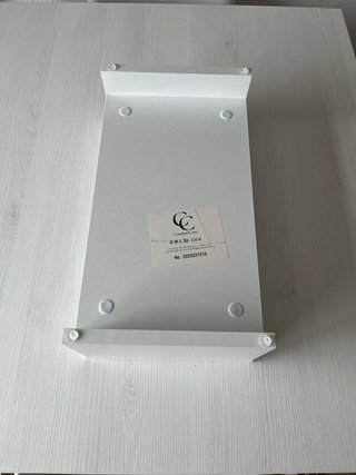 Elevador de monitor blanco de madera