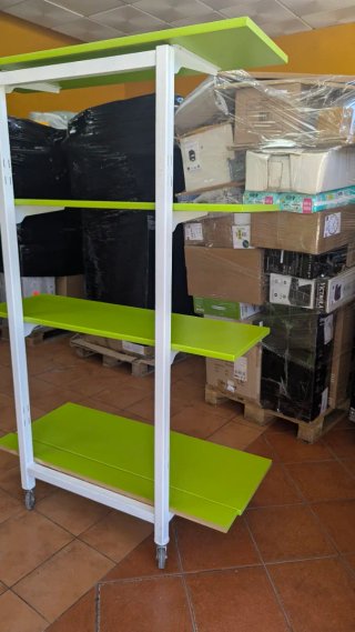 Espositore commerciale su ruote