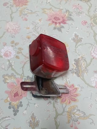 Faro clásico cromado