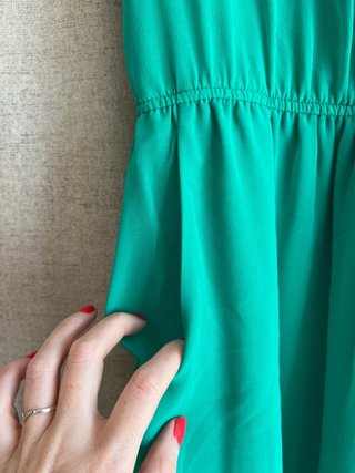 Vestido verde con cremallera y bolsillos