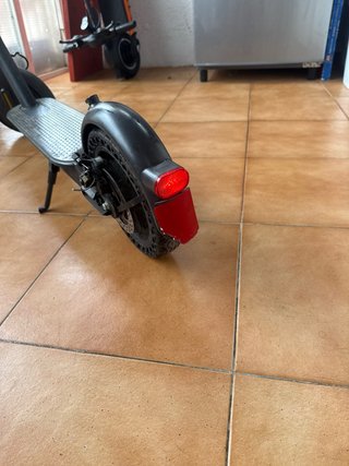 Patinete Eléctrico Xiaomi Scooter Essential