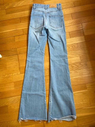 Pantalón vaquero campana talla 32