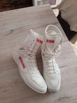 Zapatillas de boxeo KRB blancas y rojas