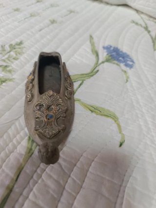 Cenicero antiguo zapato decorado