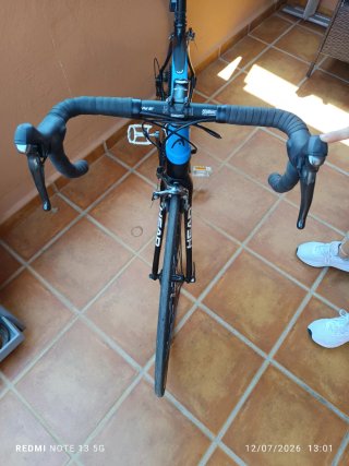 Bicicleta de carretera HEAD azul