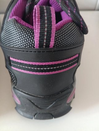 Zapatillas de montaña resistentes al agua