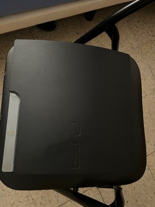 3 Consolas PS3 y 1 PS2 Sony Negras