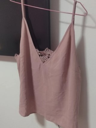 Blusa de tirantes con encaje