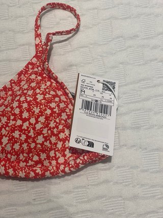 Bikini estampado floral rojo y blanco