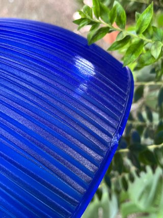 Lámpara colgante azul y mostaza