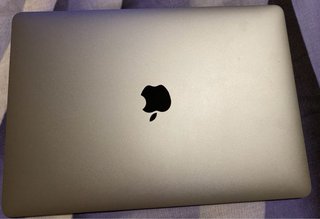 MacBook Pro 13” M2 2022 8GB RAM 512GB SSD