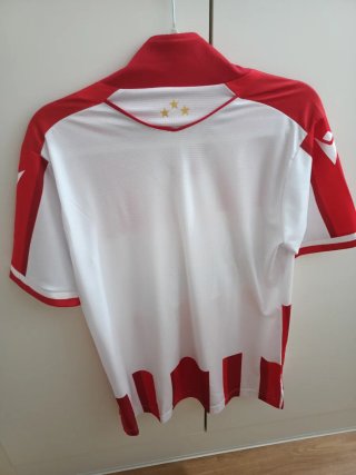 Camiseta Estrella Roja Macron