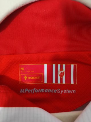 Camiseta Estrella Roja Macron