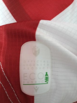 Camiseta Estrella Roja Macron
