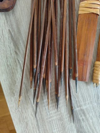 Arco e frecce decorative fatte a mano