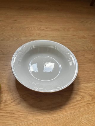 Vajilla Opalgress Porcelana España, borde dorado