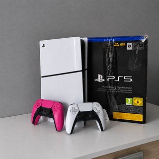 PS5 Digital Edition + 2 Mandos