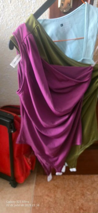 Body verde asimétrico drapeado 15€ los dos