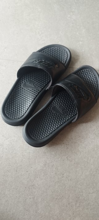 Chanclas Nike Benassi Negras Originales