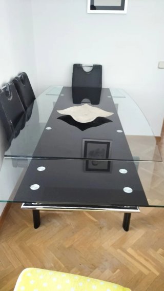 Mesa de comedor cristal y metal