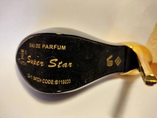 Perfume Super Star Tacón Negro y Dorado