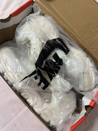 Nike Vomero 5 Beige