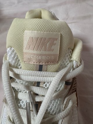 Nike Vomero 5 Beige