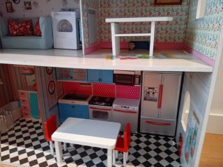 Casa de muñecas Amanda y familia
