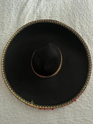 Sombrero Mariachi Negro con Adornos Rojos y dorado